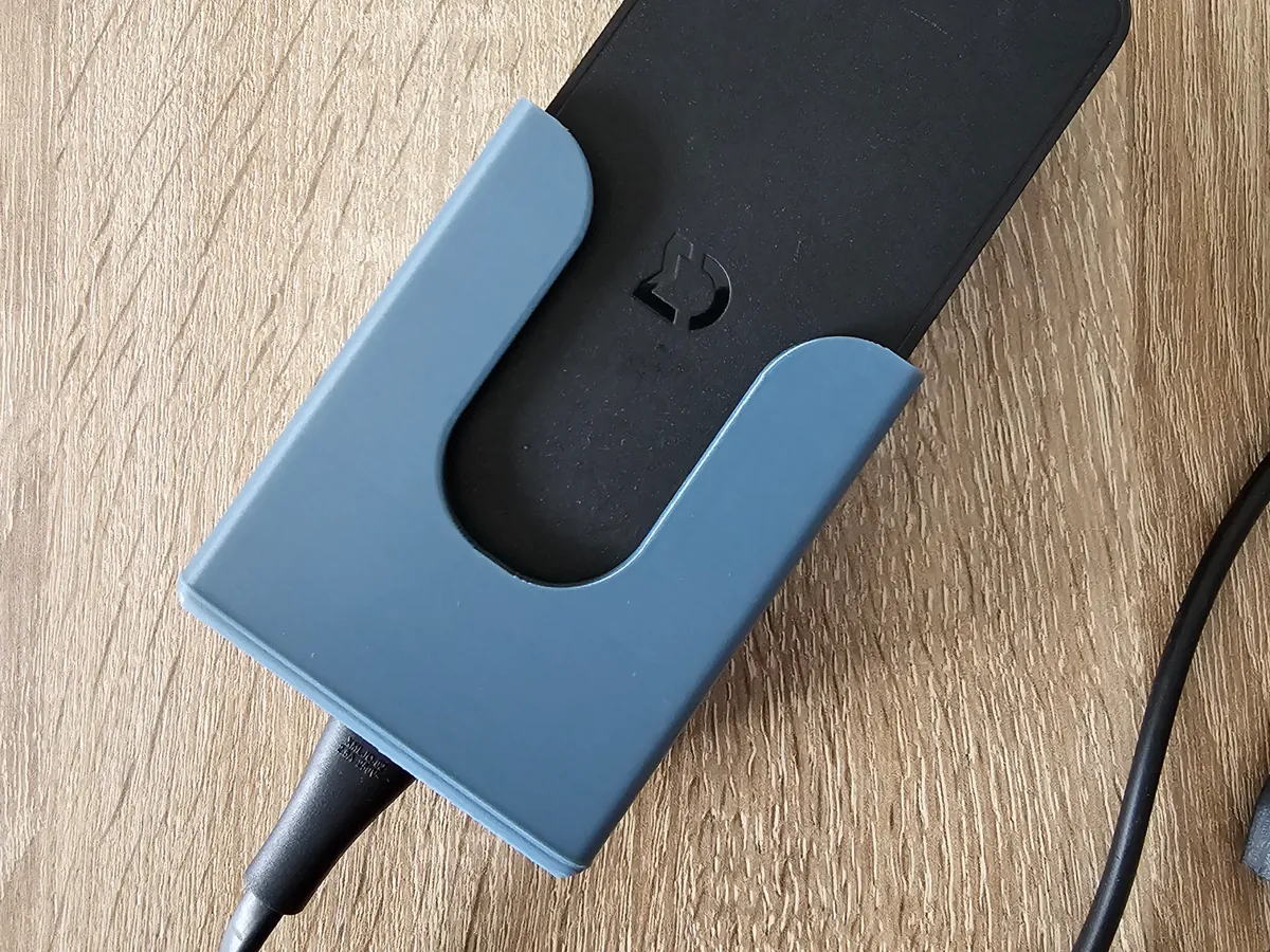 Xiaomi Mi Pro 2 Scooter Charger Wall Mount, photo 3 of 4 - Xiaomi Mi Pro 2 Scooter Charger Wall Mount Mobile & Device Accessories