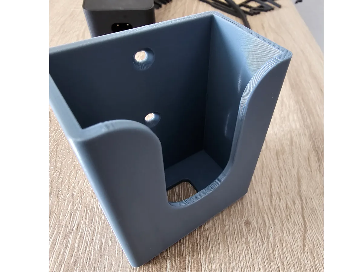 Xiaomi Mi Pro 2 Scooter Charger Wall Mount, photo 4 of 4 - Xiaomi Mi Pro 2 Scooter Charger Wall Mount Mobile & Device Accessories