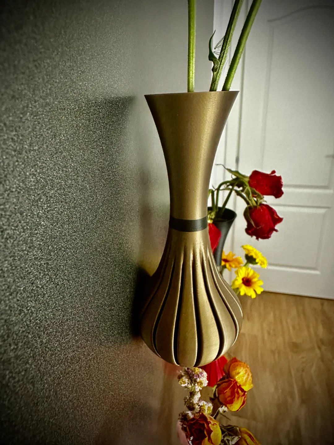 Mini elegant vase (fridge and clasic versions), photo 4 of 4 - Mini elegant vase (fridge and clasic versions) Home Decor Items