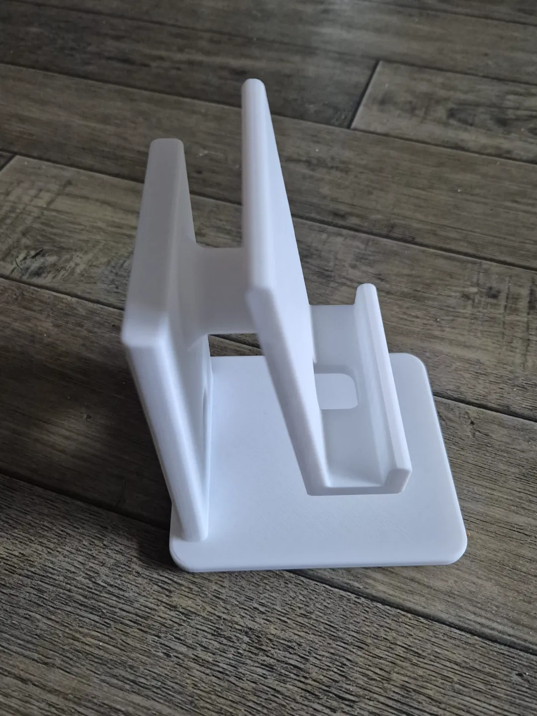 Universal Phone and Tablet Stand with rubber feet, photo 2 of 4 - Universal Phone and Tablet Stand with rubber feet Tools
