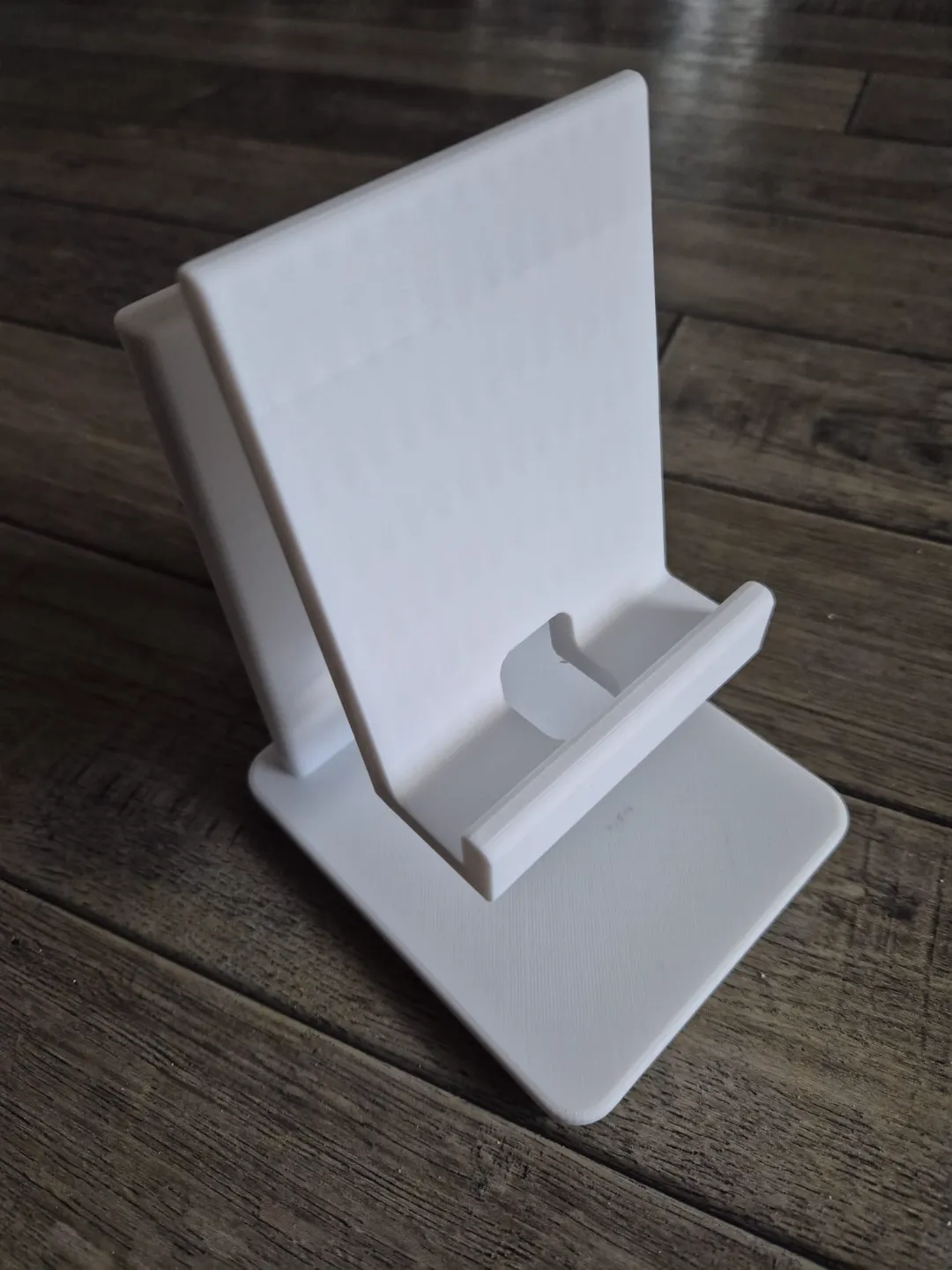 Universal Phone and Tablet Stand with rubber feet, photo 3 of 4 - Universal Phone and Tablet Stand with rubber feet Tools