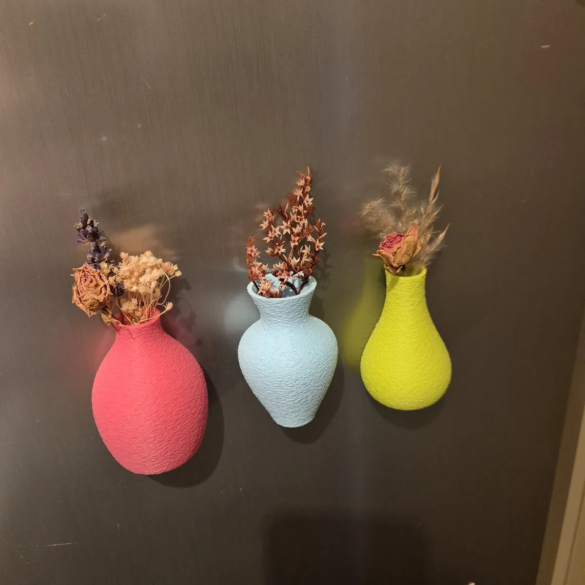 Magnetic Vases, Colorful & Modern Design, photo 3 of 4 - Magnetic Vases, Colorful & Modern Design Home Decor Items