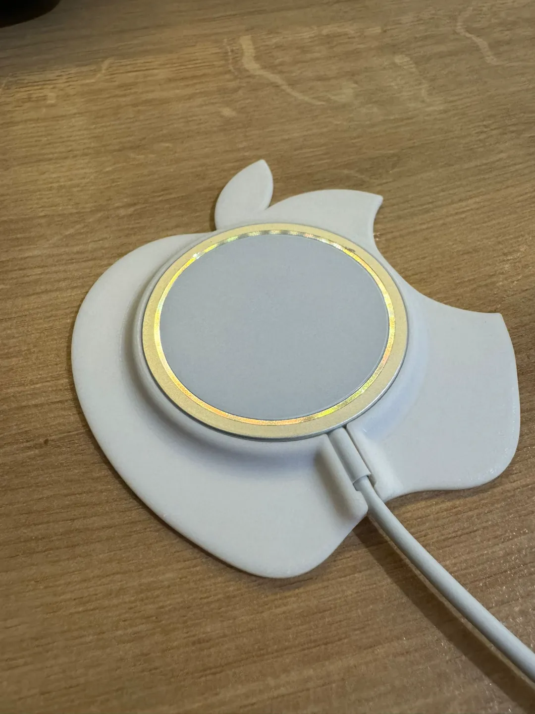 Apple Logo MagSafe Charger Stand, photo 3 of 4 - Apple Logo MagSafe Charger Stand Mobile & Device Accessories