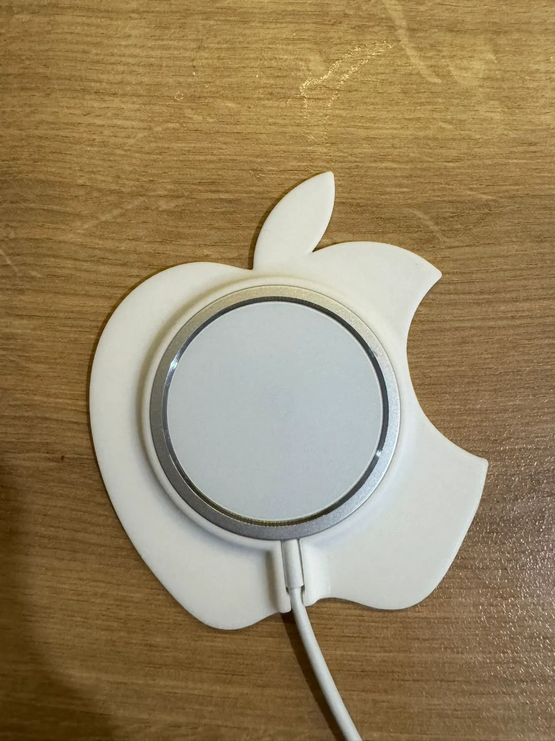 Apple Logo MagSafe Charger Stand, photo 4 of 4 - Apple Logo MagSafe Charger Stand Mobile & Device Accessories