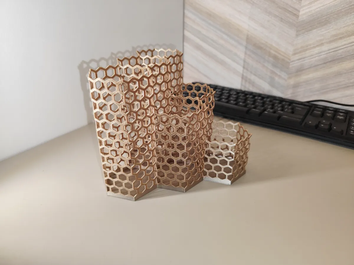 Gridfinity Honeycomb pen organizer 筆筒, photo 2 of 3 - Gridfinity Honeycomb pen organizer 筆筒 Desk & Office