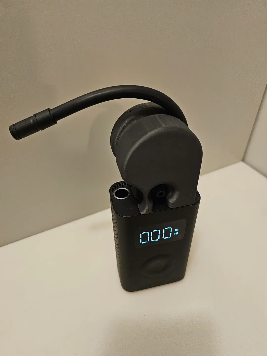 Xiaomi Air Compressor Accessory Holder, photo 3 of 4 - Xiaomi Air Compressor Accessory Holder Tools