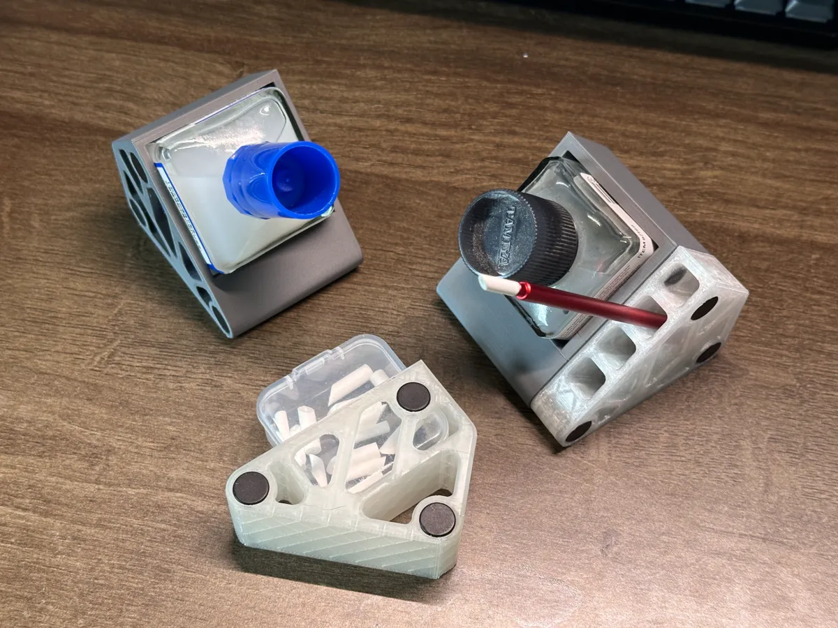 Plastic Model Glue Stand - for TAMIYA & Mr.Hobby, photo 2 of 2 - Plastic Model Glue Stand - for TAMIYA & Mr.Hobby Models, RC & Drones