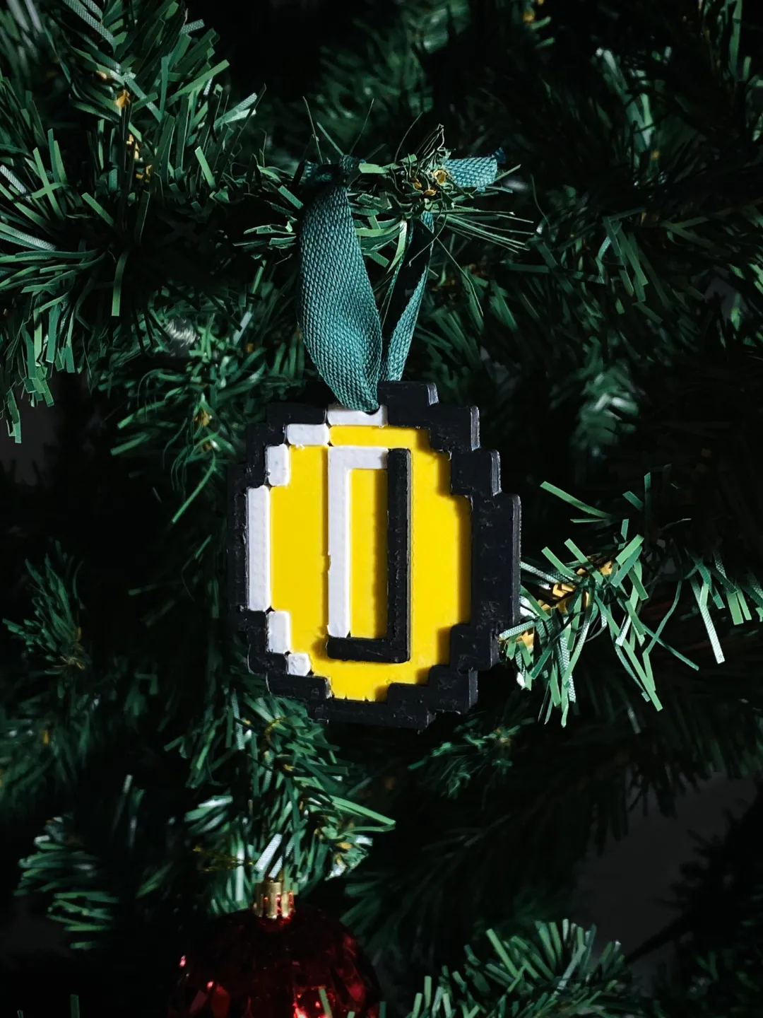 3/9 Retro 8Bit Xmas Tree Coin Pixel Holiday Charm, photo 2 of 2 - 3/9 Retro 8Bit Xmas Tree Coin Pixel Holiday Charm Household