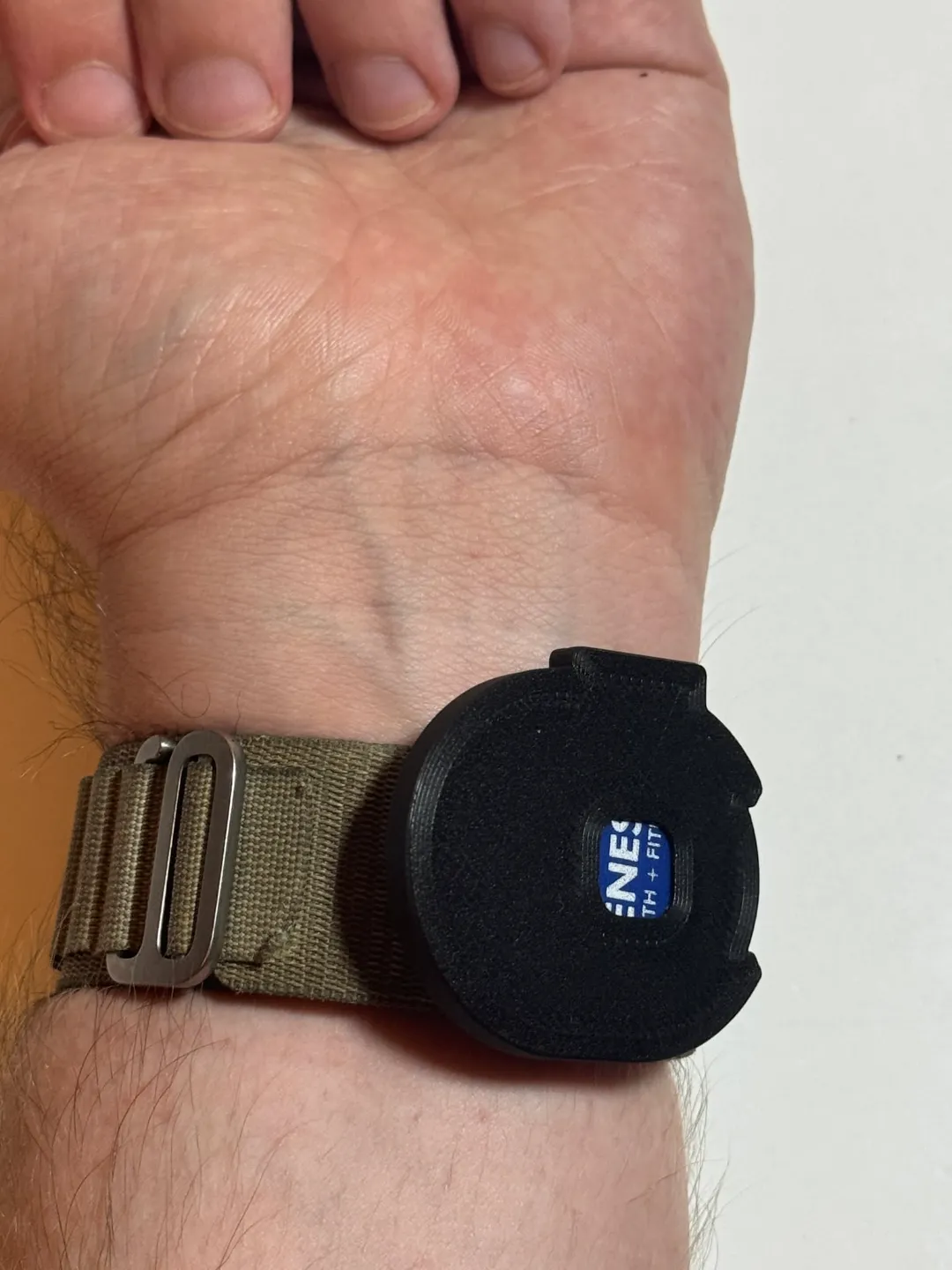 RFID Tag Clip for Apple Watch, photo 3 of 4 - RFID Tag Clip for Apple Watch Mobile & Device Accessories