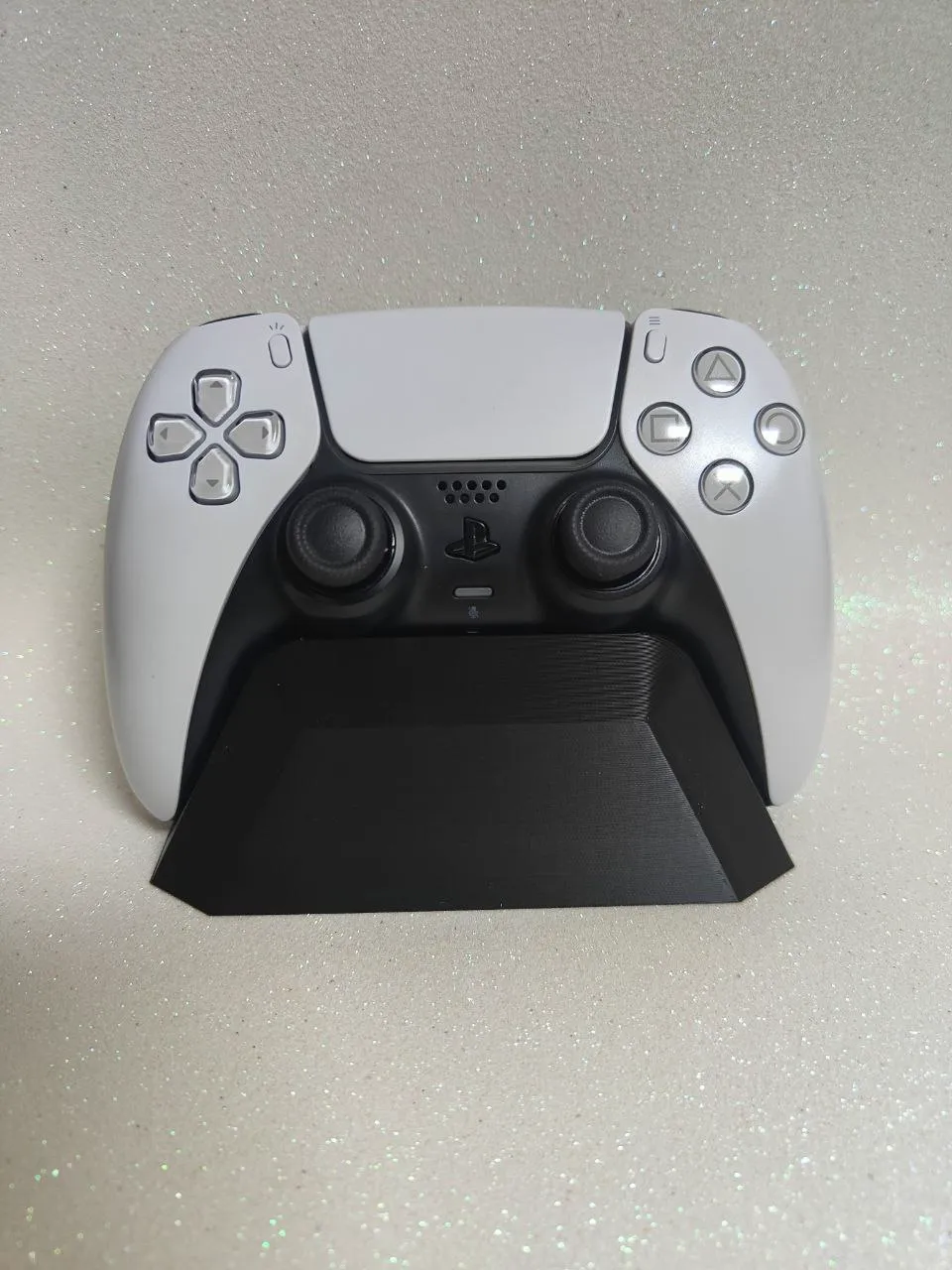 PS5 Dualsense Controller Stand, photo 4 of 4 - PS5 Dualsense Controller Stand Gaming Accessories