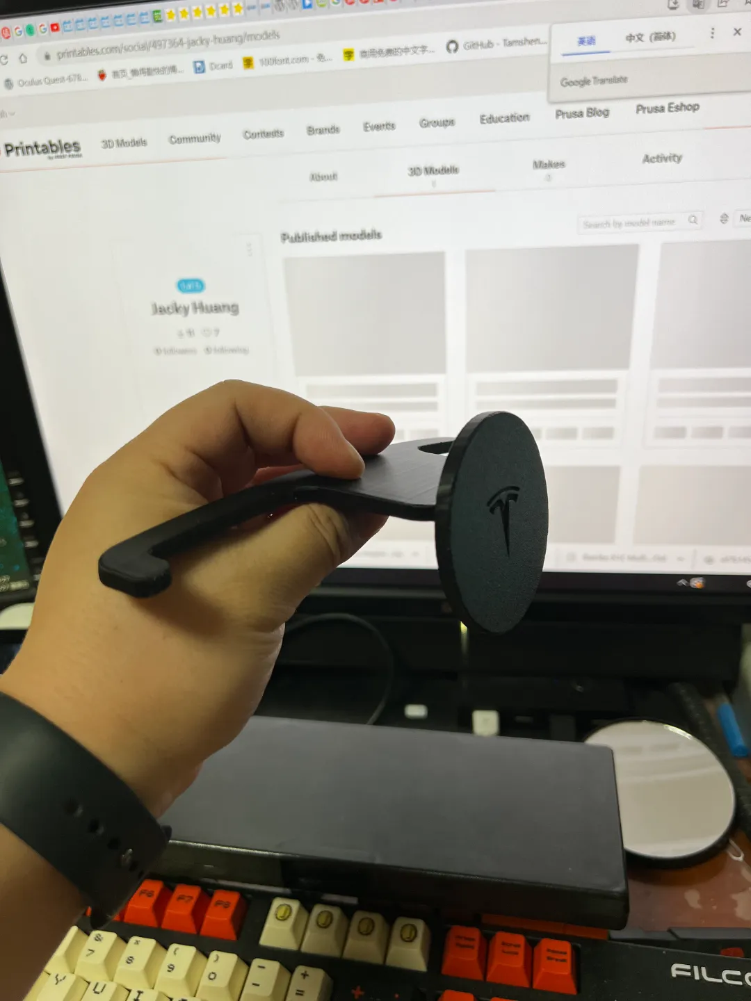 Tesla Model 3/Y MagSafe Seat Hook, photo 2 of 4 - Tesla Model 3/Y MagSafe Seat Hook Hobby & DIY