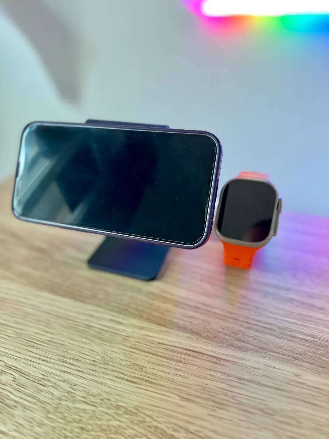 Extensible MagSafe Charger Stand, photo 4 of 4 - Extensible MagSafe Charger Stand Mobile & Device Accessories