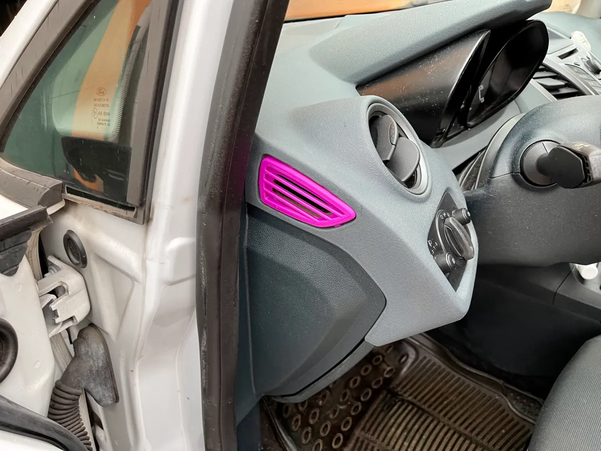Side cover ventilation Ford Fiesta MK7 JA8 2009, photo 4 of 4 - Side cover ventilation Ford Fiesta MK7 JA8 2009 Car & Vehicle