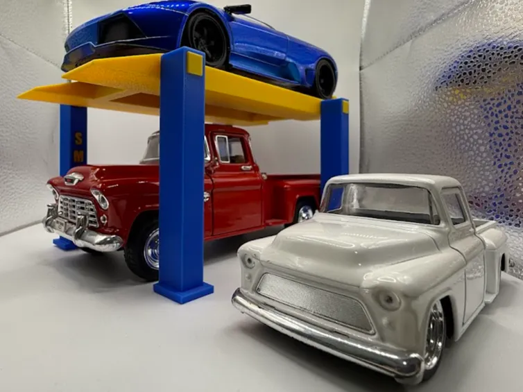 1:24 Scale Four Post Model Car/Truck Display