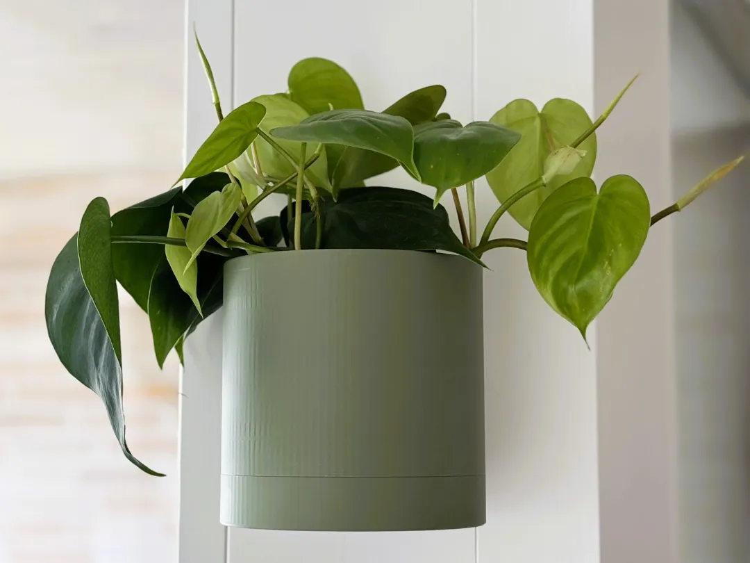 Minimalist Wall Mount Planter Ø120 mm + Drip Tray