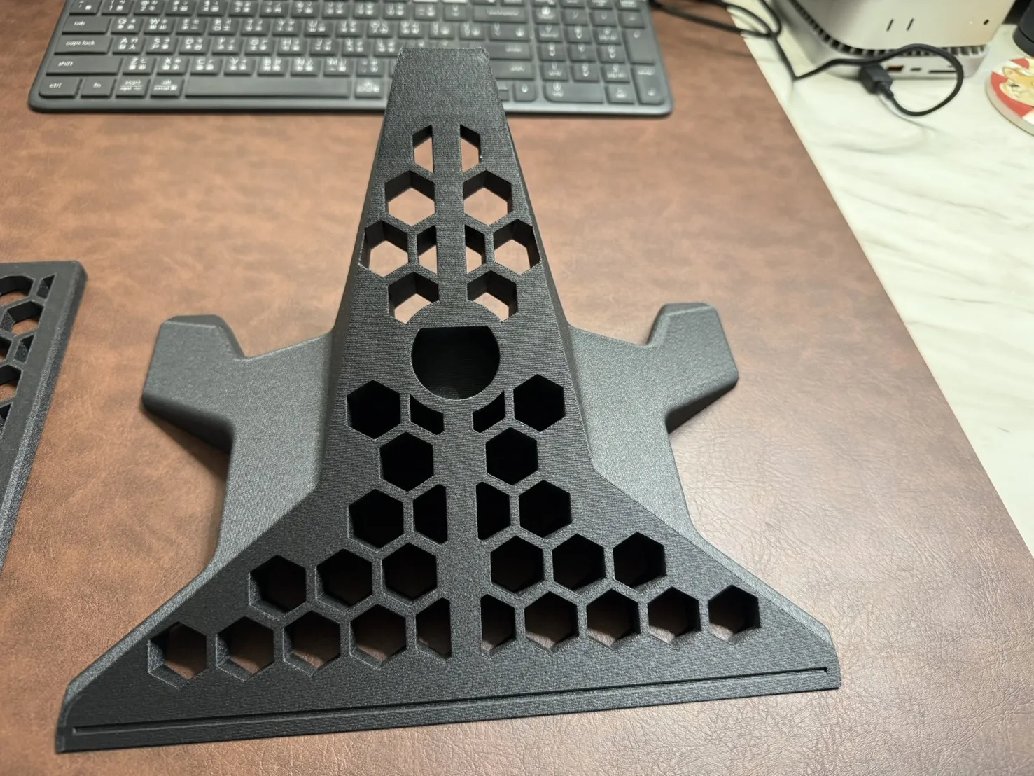 ipad air 13吋平板支架( M2 M3 M4), photo 3 of 4 - ipad air 13吋平板支架( M2 M3 M4) Household