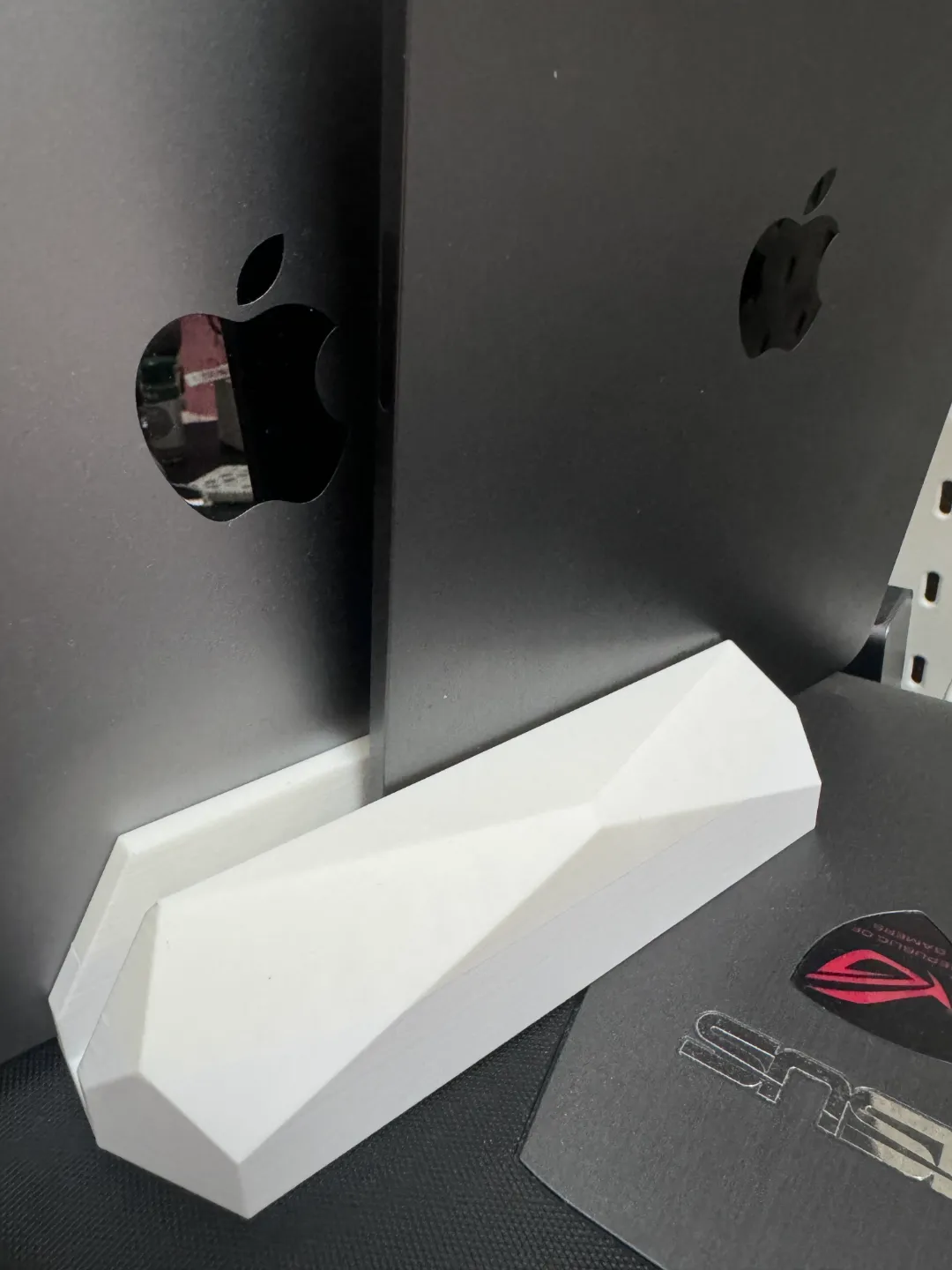 Geometric Dual Slot Laptop and Tablet Stand, photo 4 of 4 - Geometric Dual Slot Laptop and Tablet Stand Household