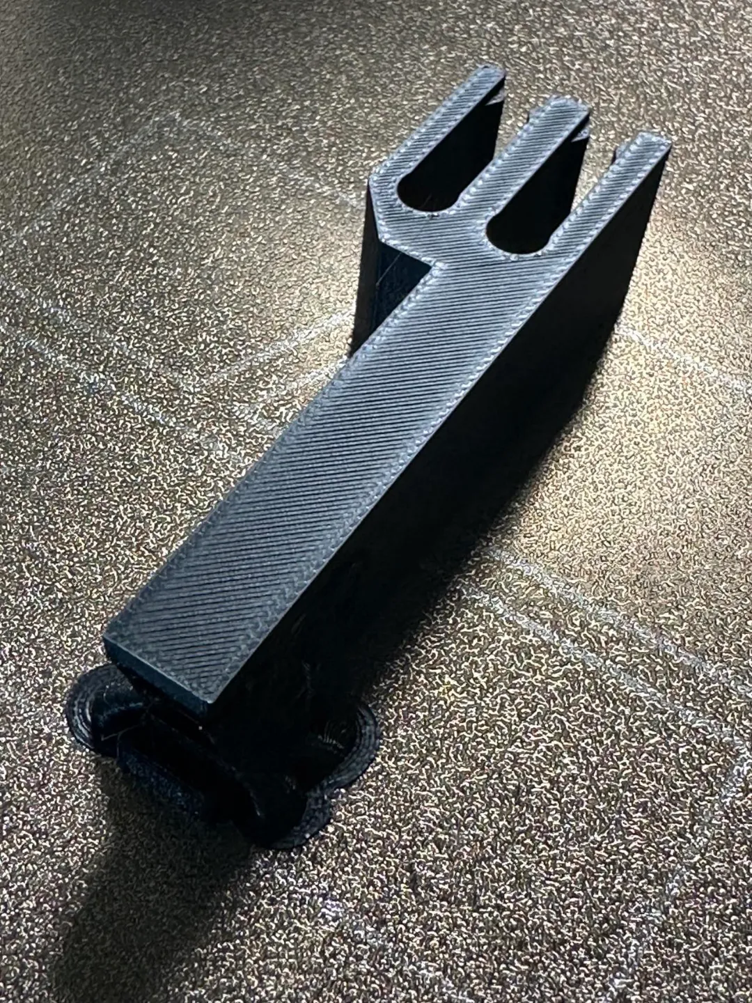Headrest Dual Hat Holder- Fits 14mm headrest post, photo 2 of 4 - Headrest Dual Hat Holder- Fits 14mm headrest post Hobby & DIY