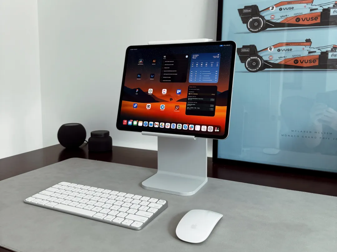 iPad Studio Stand