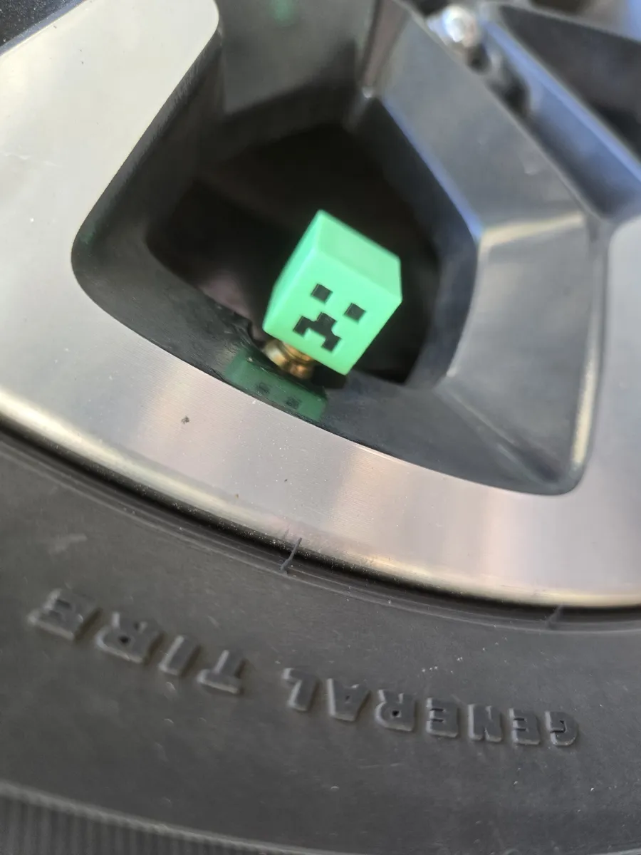 Minecraft Creeper - Valve Cap, photo 3 of 4 - Minecraft Creeper - Valve Cap Car & Vehicle