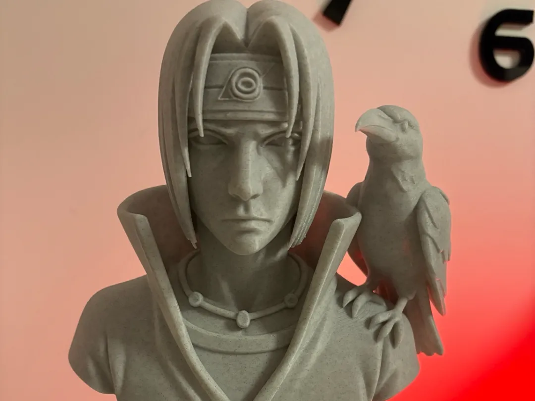 B usto Itachi Uchiha - del Clan Uchiha