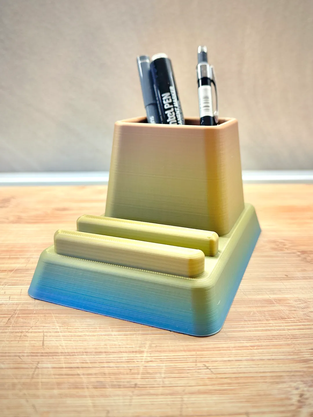 Phone Stand and Pen Holder Desk Organizer, photo 2 of 4 - Phone Stand and Pen Holder Desk Organizer Household