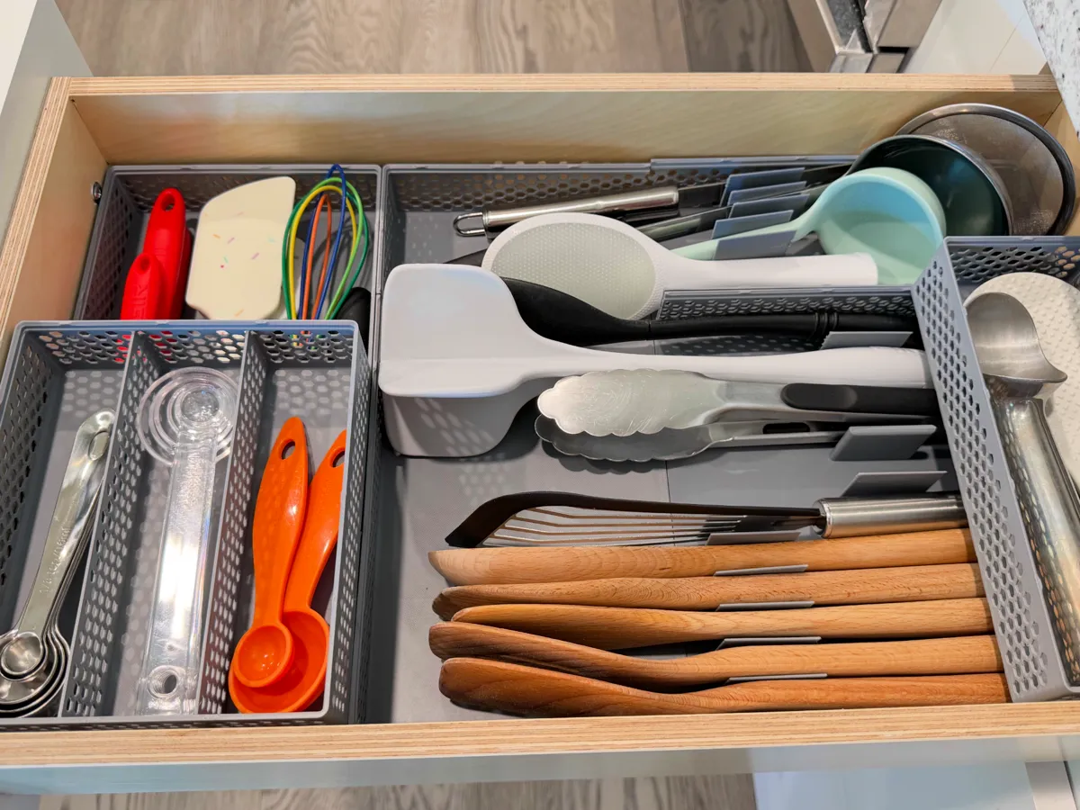 Kitchen utensils organizer