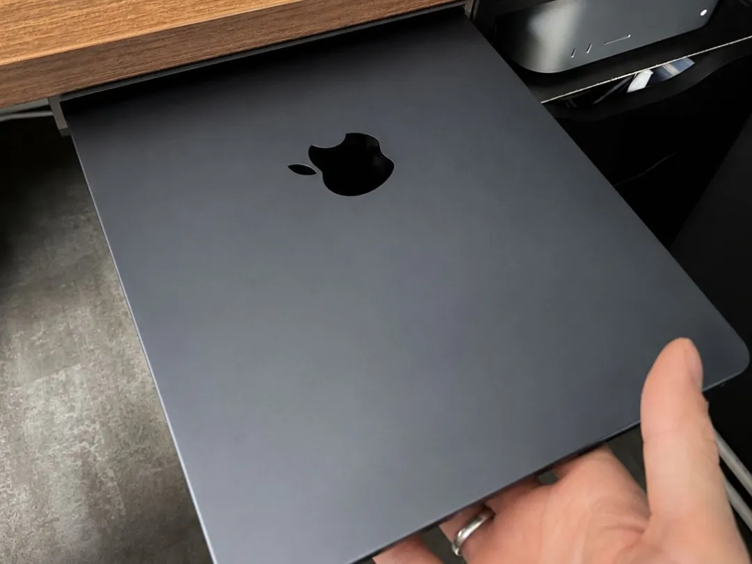 MacBook Air Under Desk Dock - 13 Zoll