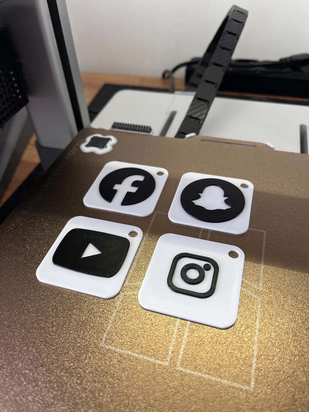 Keychain with an NFC/RFID Tag for social media, photo 4 of 4 - Keychain with an NFC/RFID Tag for social media Keychains