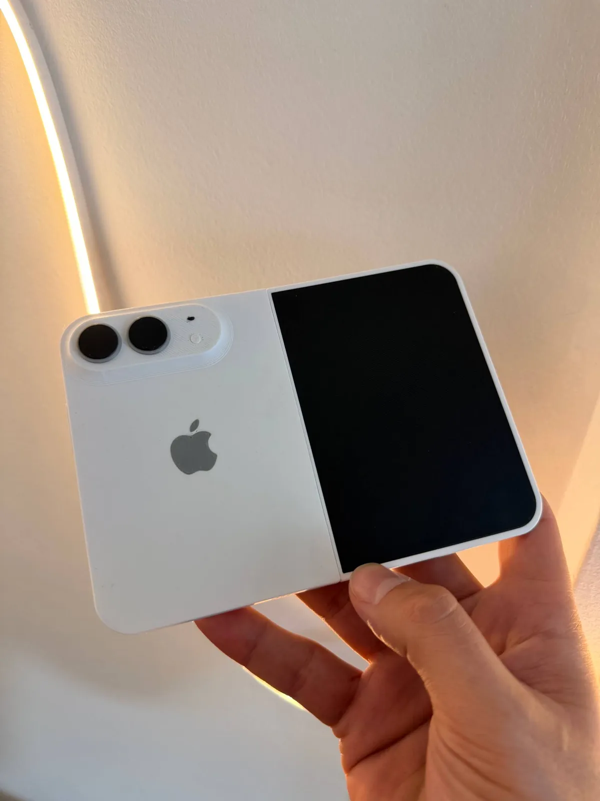 iPhone 18 Duo, photo 3 of 4 - iPhone 18 Duo Hobby & DIY