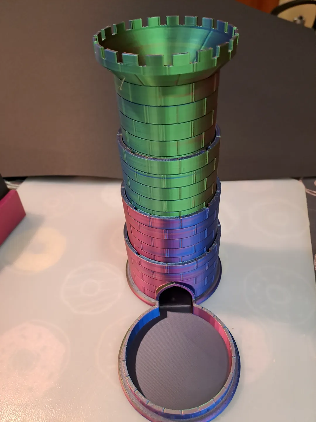Collapsible dice tower