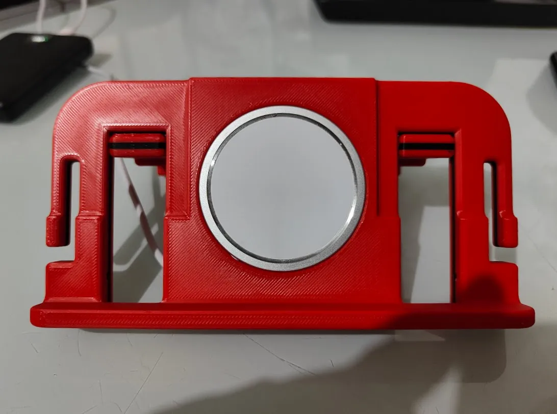 Travel Wireless Charging Stand for iPhone, photo 3 of 4 - Travel Wireless Charging Stand for iPhone Household