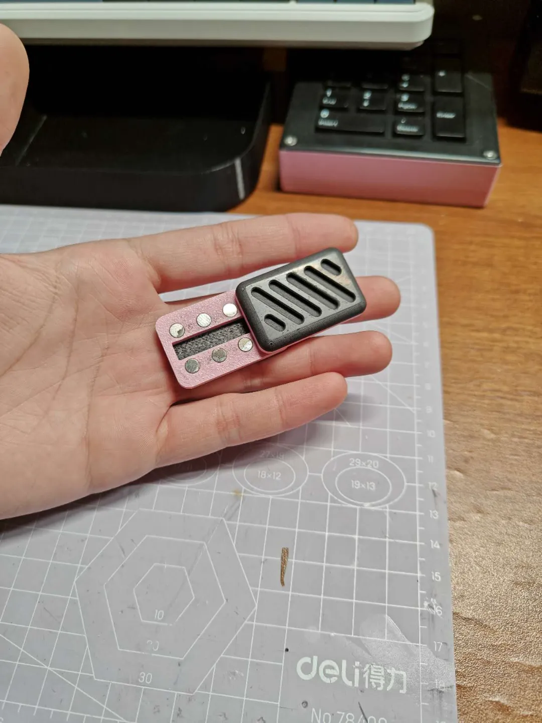 EDC magnetic fidget slider, photo 2 of 4 - EDC magnetic fidget slider Toys & Games