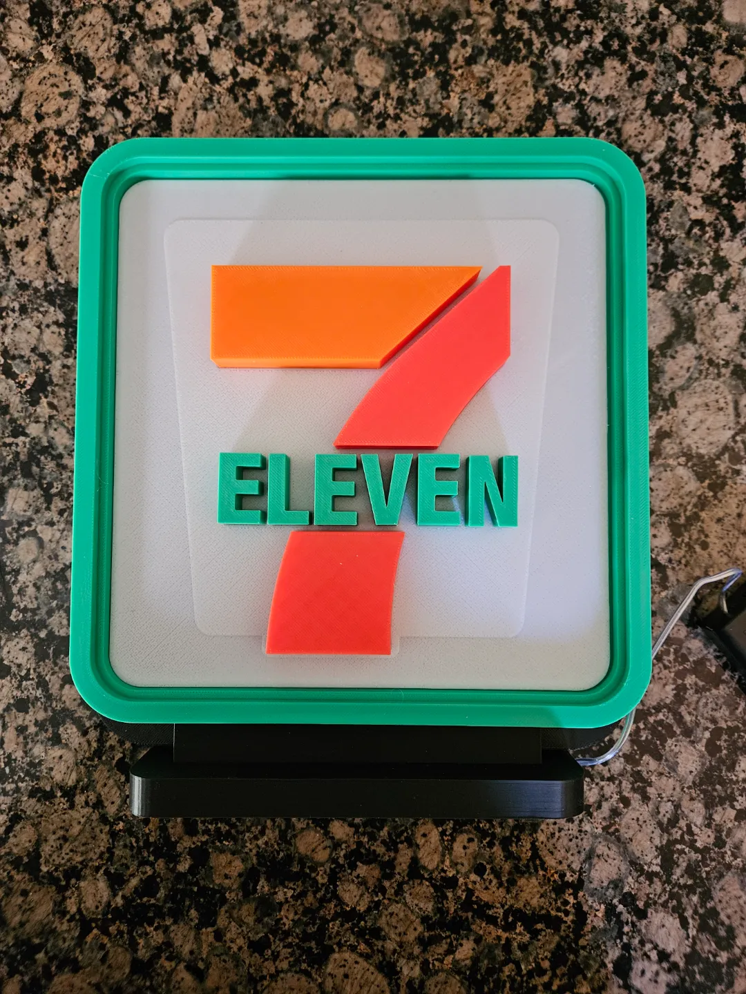 711 Inspired Table Lamp, photo 3 of 4 - 711 Inspired Table Lamp Household