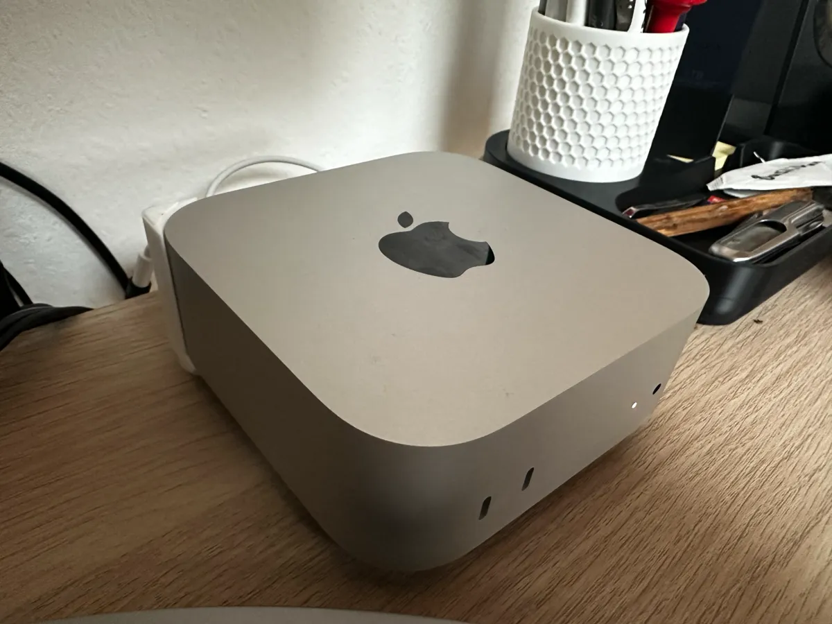 Mac mini M4 Standfuß mit Power-Schalter, photo 3 of 4 - Mac mini M4 Standfuß mit Power-Schalter Tools