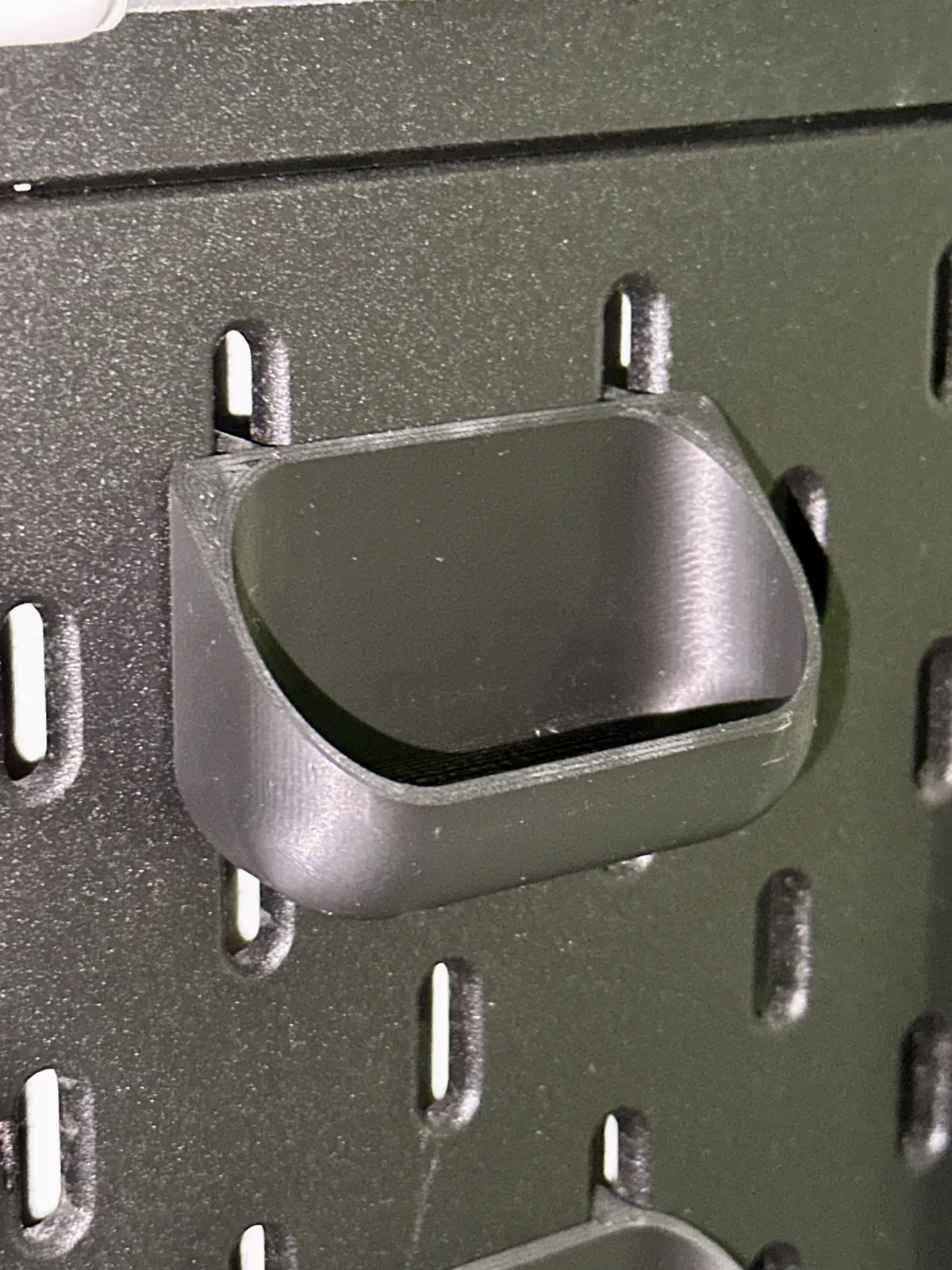 Skadis AirPods Gen 3 holder rounded version, photo 2 of 3 - Skadis AirPods Gen 3 holder rounded version Tools