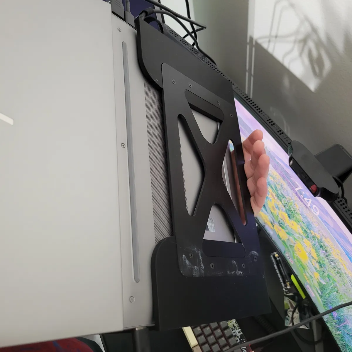 Laptop Monitor Hanger, photo 4 of 4 - Laptop Monitor Hanger Mobile & Device Accessories