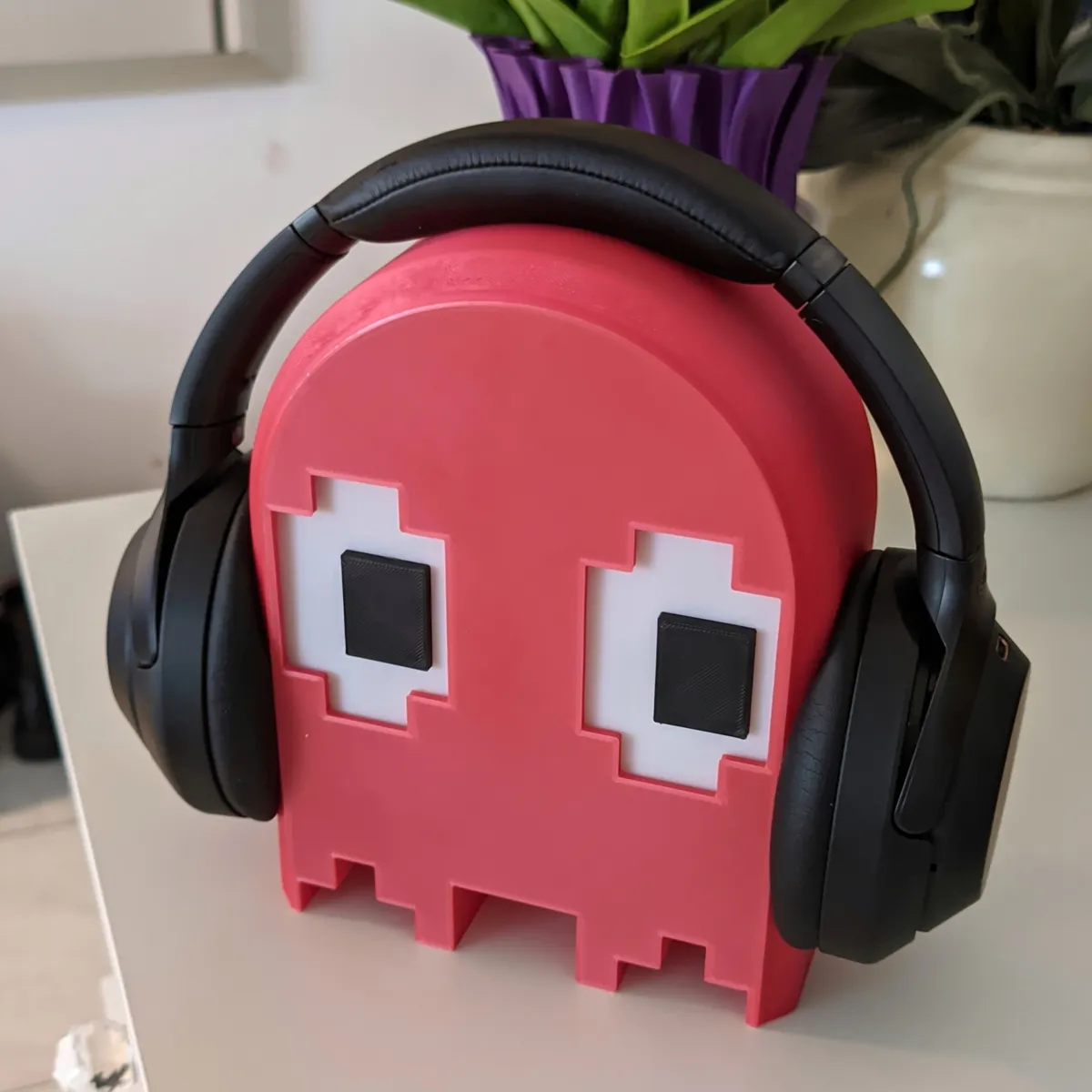 Pac-Man Ghost Headphones Stand (with storage box).