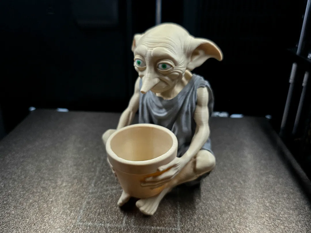 Dobby Sitting Planter Pot