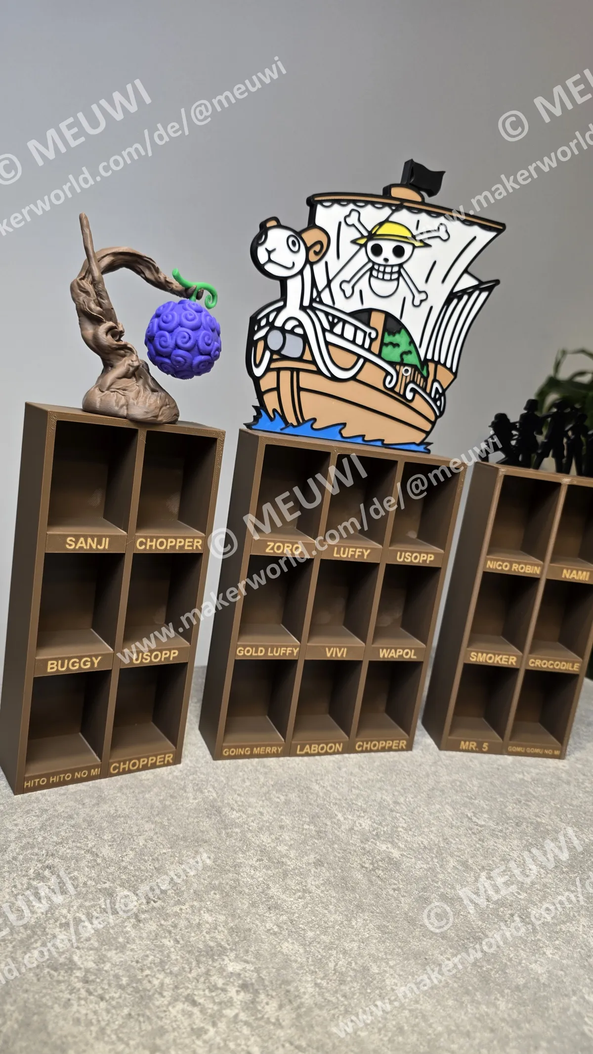 One Piece Kinder Joy Display, 22 Figures Diorama, photo 3 of 4 - One Piece Kinder Joy Display, 22 Figures Diorama Miniatures