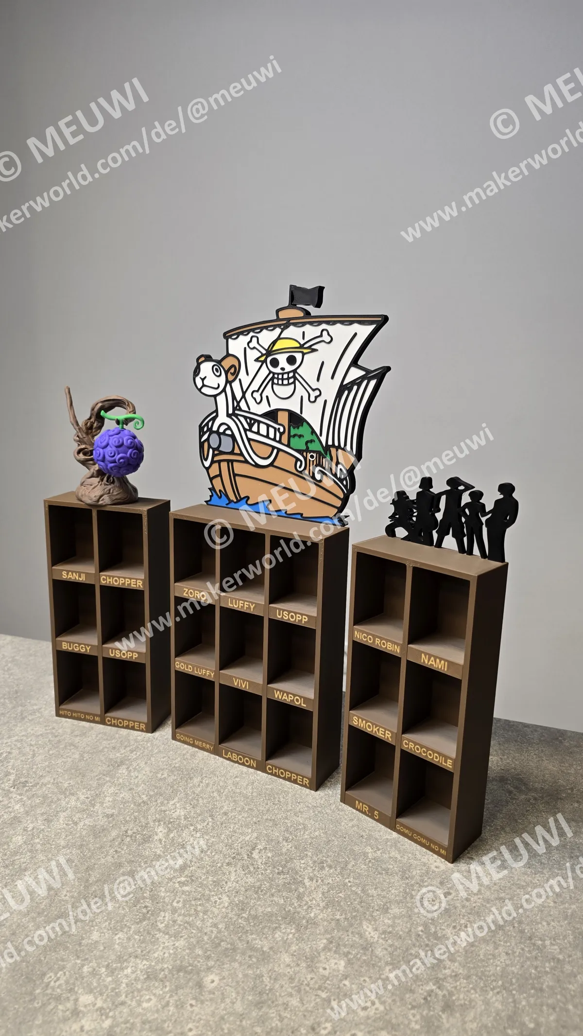 One Piece Kinder Joy Display, 22 Figures Diorama, photo 4 of 4 - One Piece Kinder Joy Display, 22 Figures Diorama Miniatures