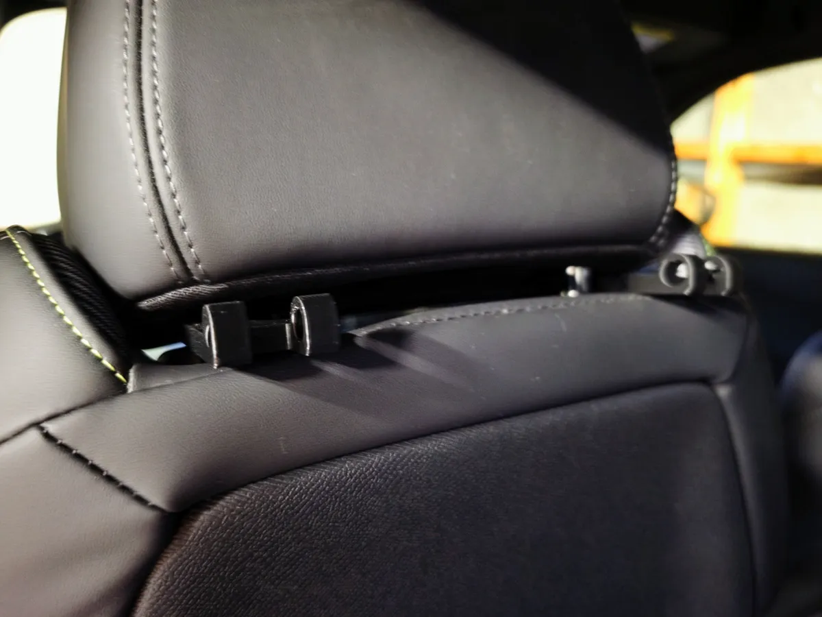 Ipad/tablet holder car seat, photo 3 of 4 - Ipad/tablet holder car seat Mobile & Device Accessories