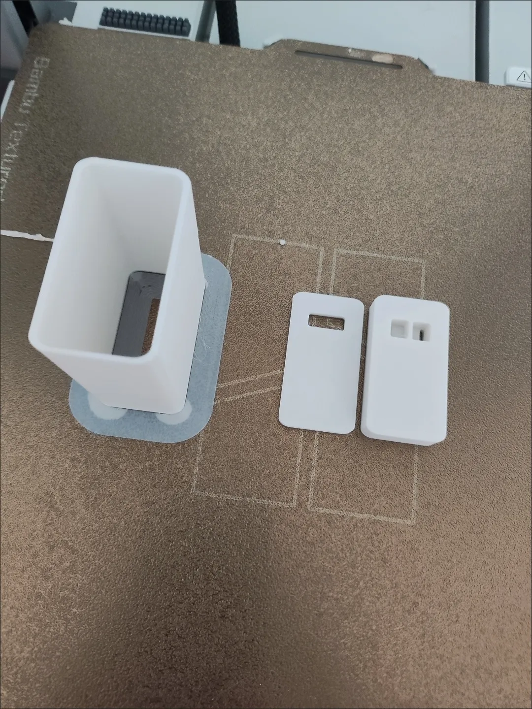 xiaomi67W+33W充电头外壳, photo 2 of 4 - xiaomi67W+33W充电头外壳 Mobile & Device Accessories