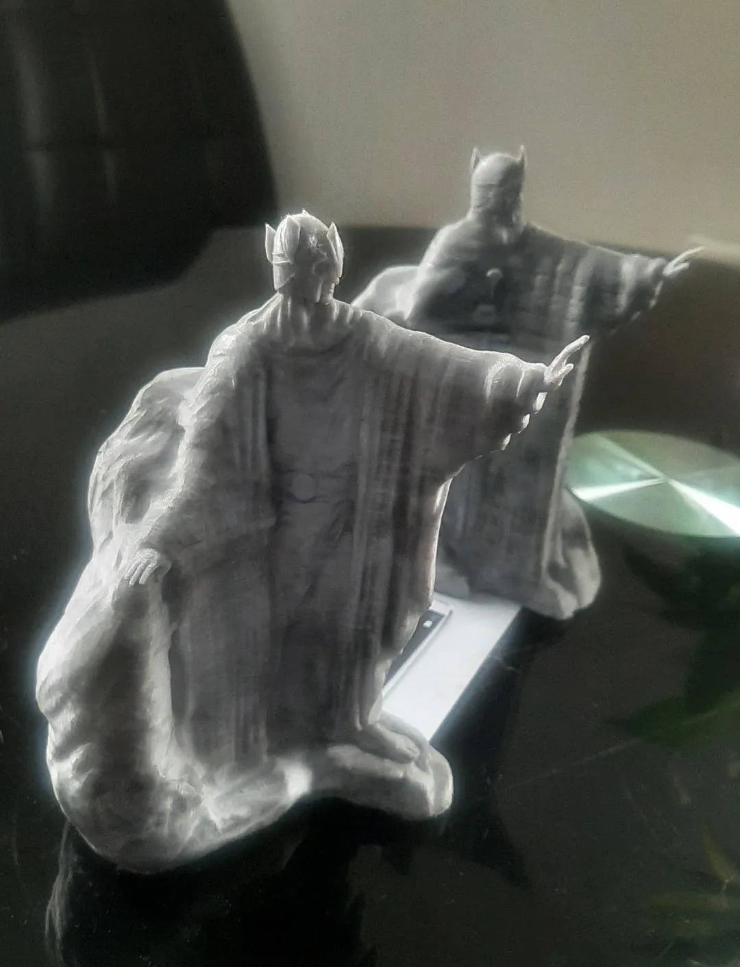 LOTR Argonath Book-Ends, photo 4 of 4 - LOTR Argonath Book-Ends Desk & Office
