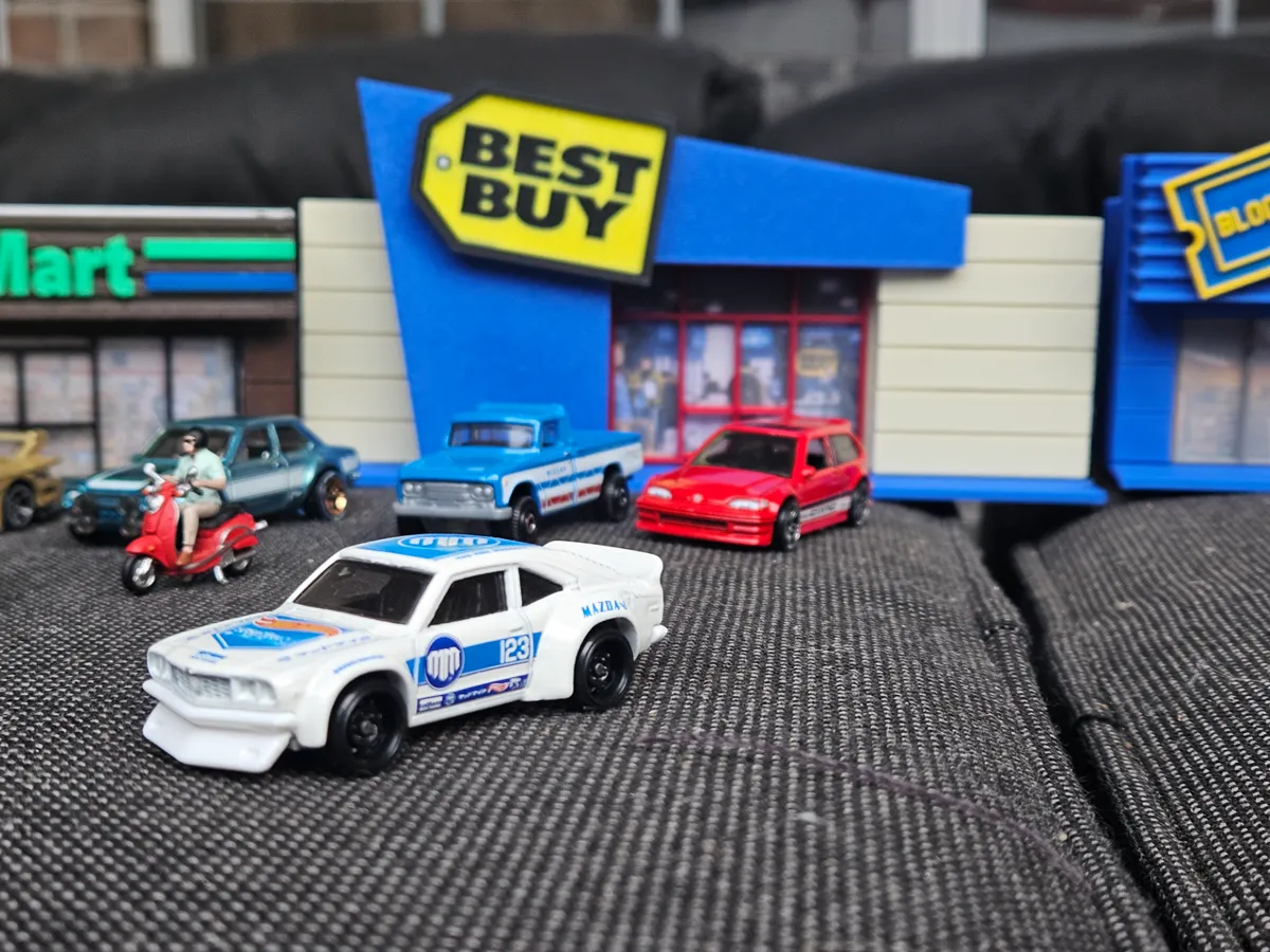 1:64 Best Buy Scale Model