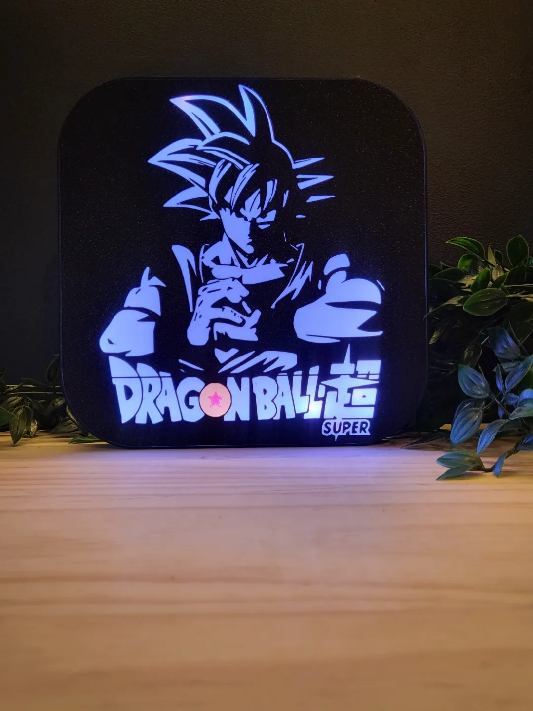 boite lumineuse Goku, photo 2 of 4 - boite lumineuse Goku Household