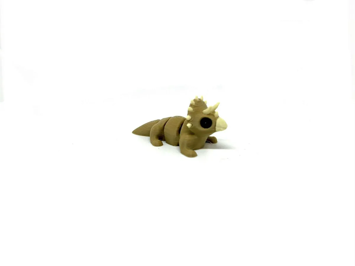 MINI Triceratops, photo 3 of 4 - MINI Triceratops Figurines & Collectibles