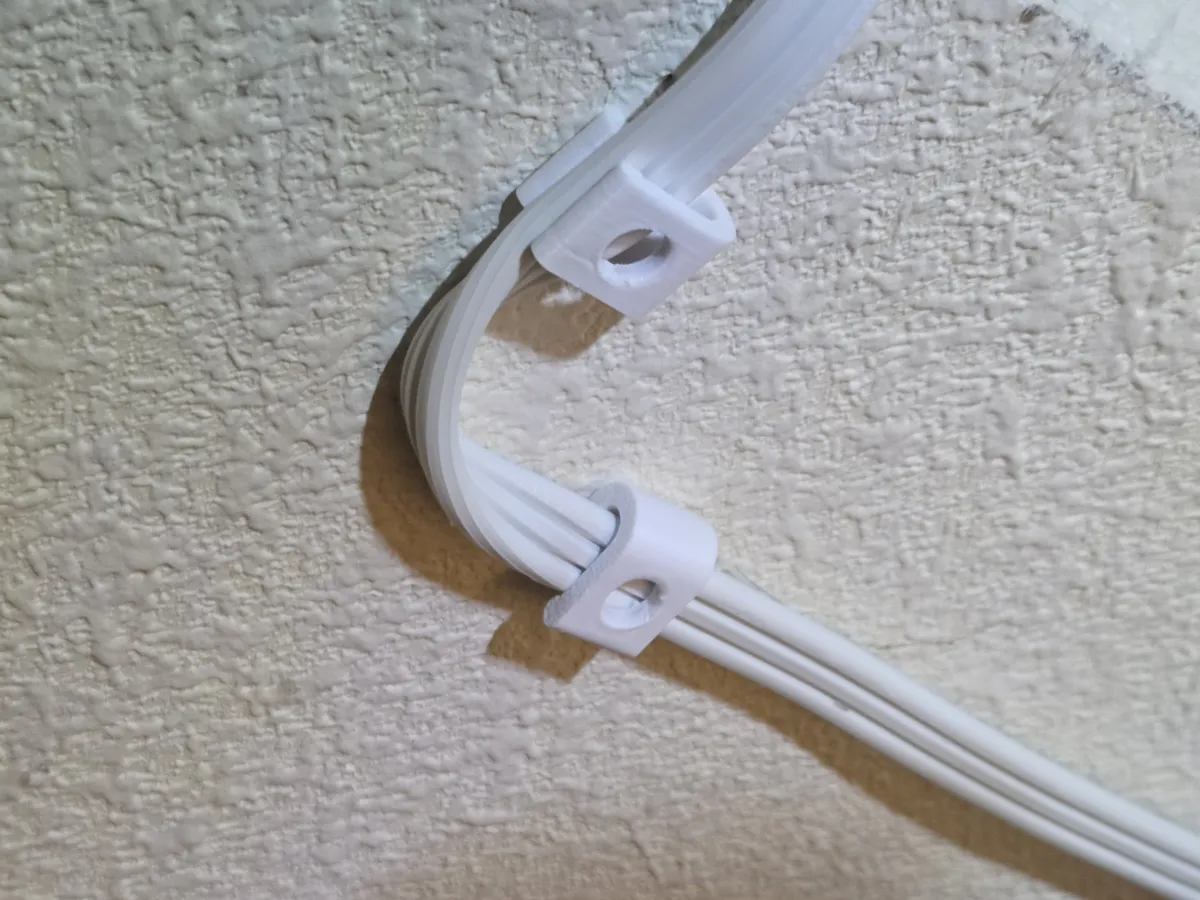 Flat cable clip (two variants), photo 2 of 4 - Flat cable clip (two variants) Mobile & Device Accessories