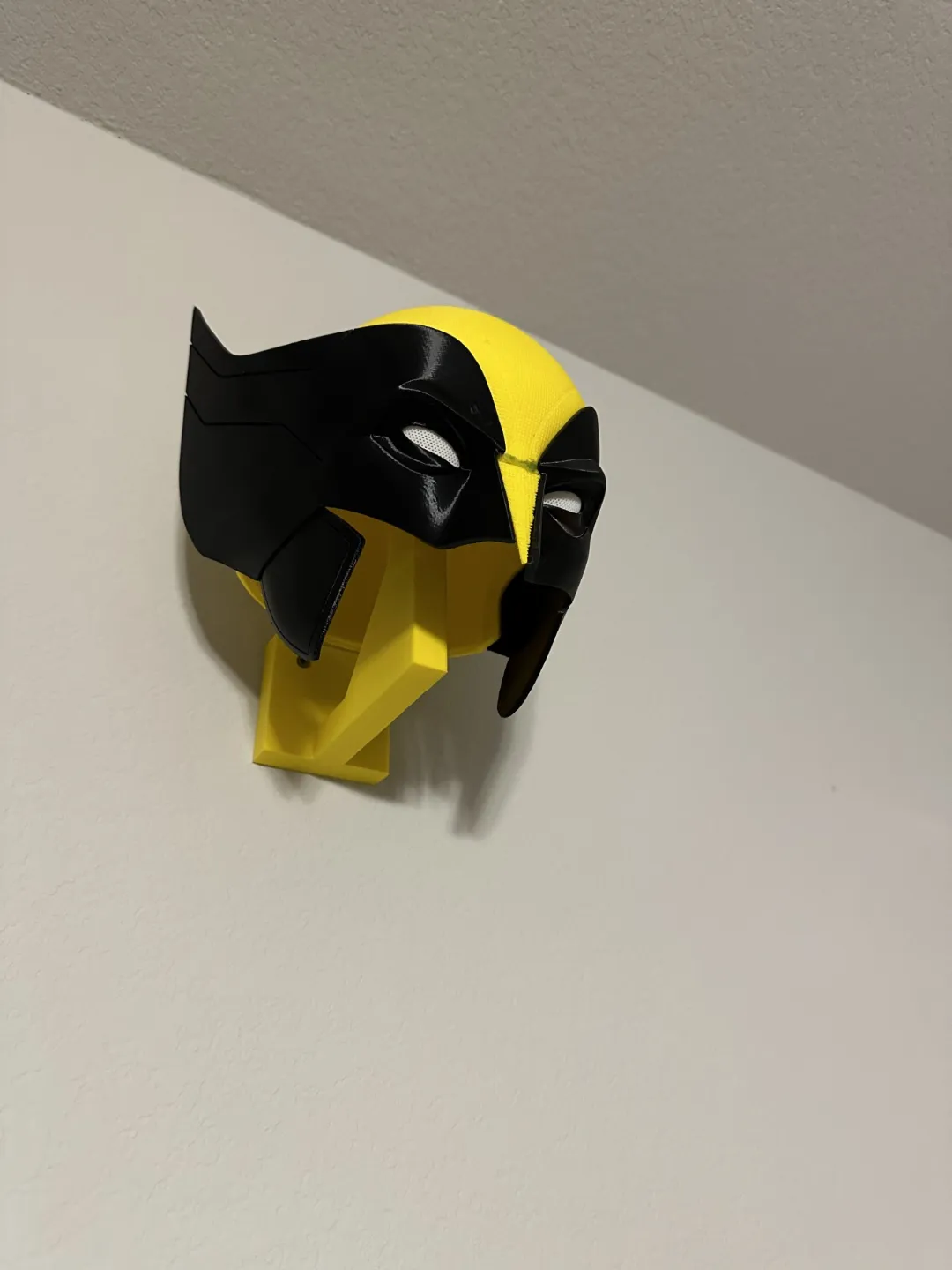 simple helmet wall mount