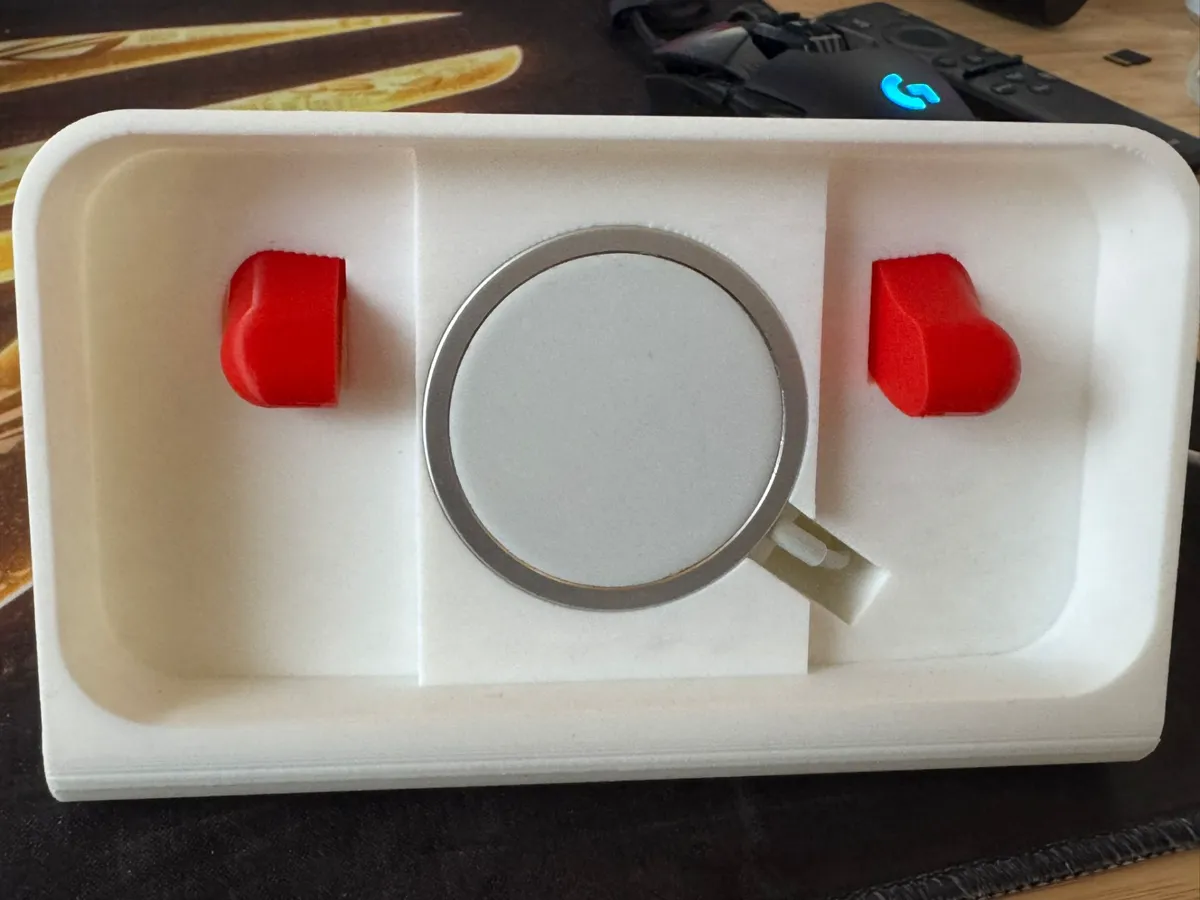 Compact iPhone Pro Docking Station, photo 2 of 2 - Compact iPhone Pro Docking Station Household